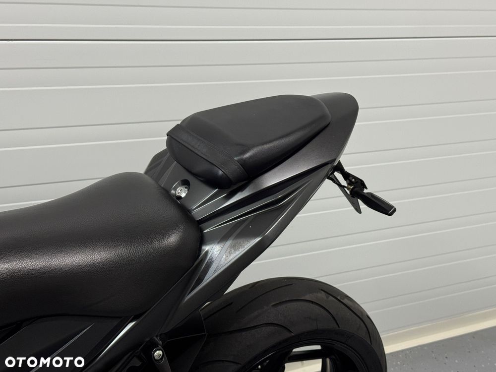Suzuki GSX - 21