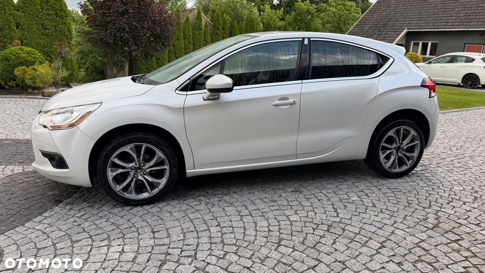 Citroën DS4 1.6 HDi SoChic - 10