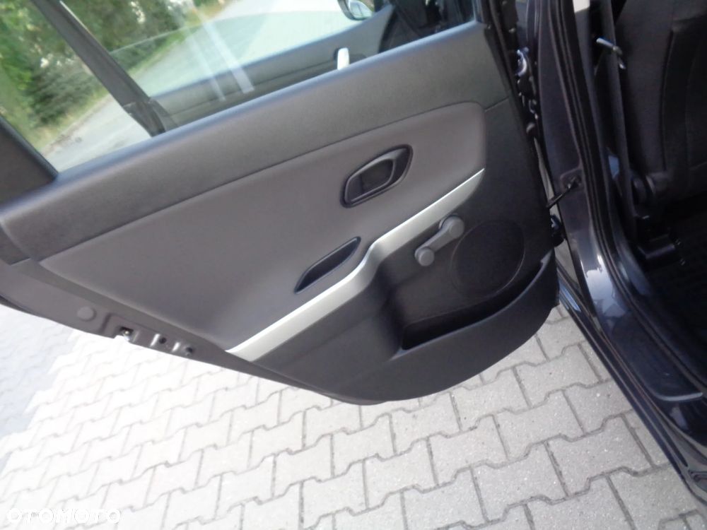 Kia Ceed 1.6 GDI Platinum Edition - 25