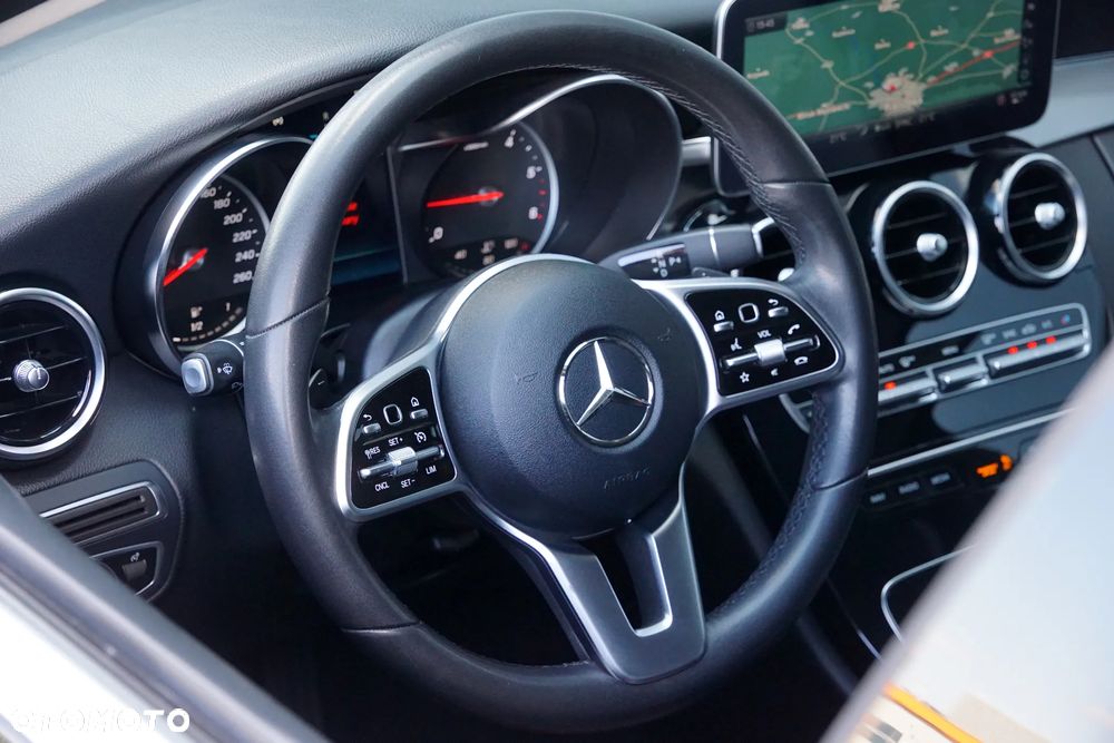 Mercedes-Benz Klasa C 200 d 9G-TRONIC - 22