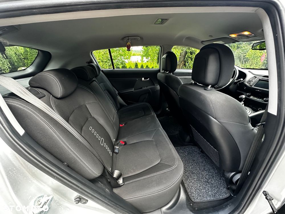 Kia Sportage 1.7 CRDI 2WD ISG Dream-Team Edition - 8