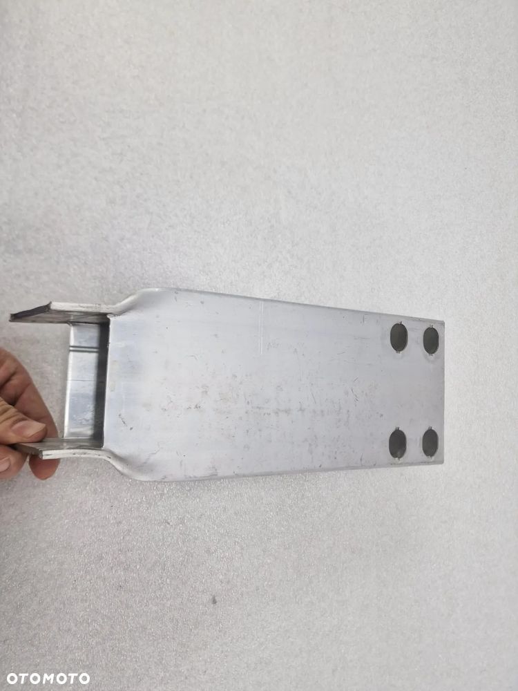 MERCEDES E-KLASSA W213 16- PRAWA STREFA ZGNIOTU / KIEŁ , NR A2136201600 , NR AUKCJI SZ14 - 6