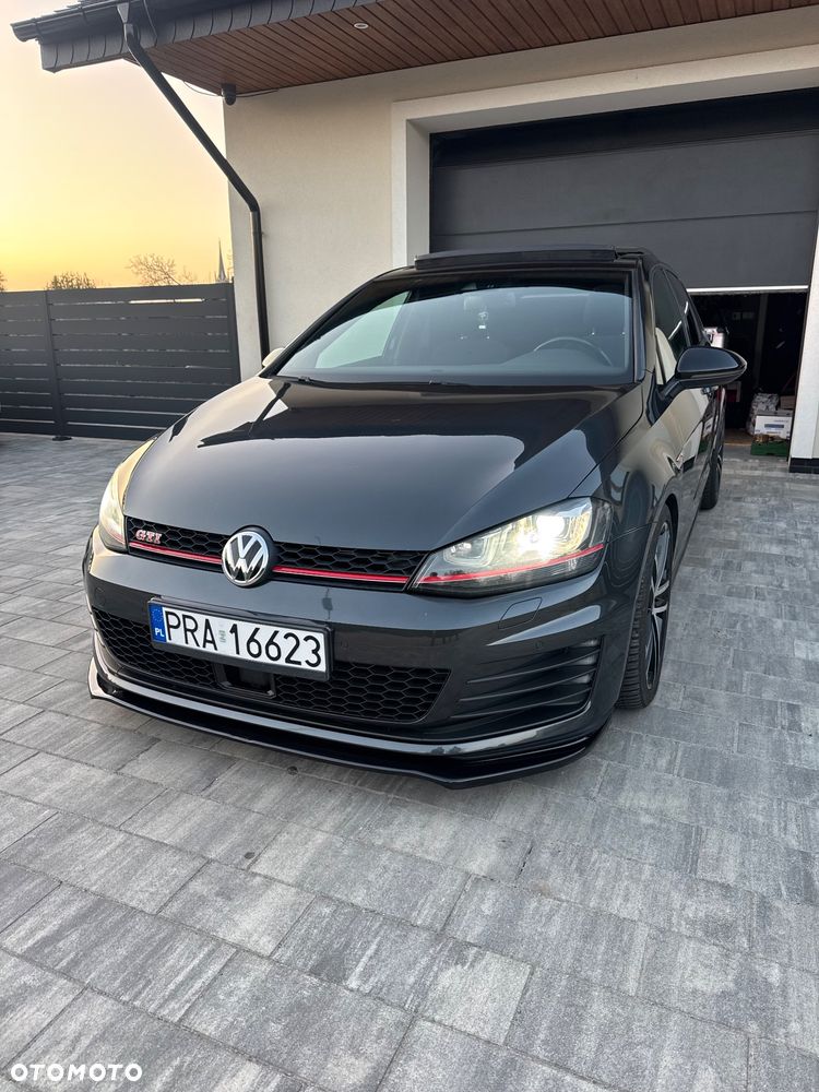 Volkswagen Golf GTI Performance BlueMotion Technology DSG - 2