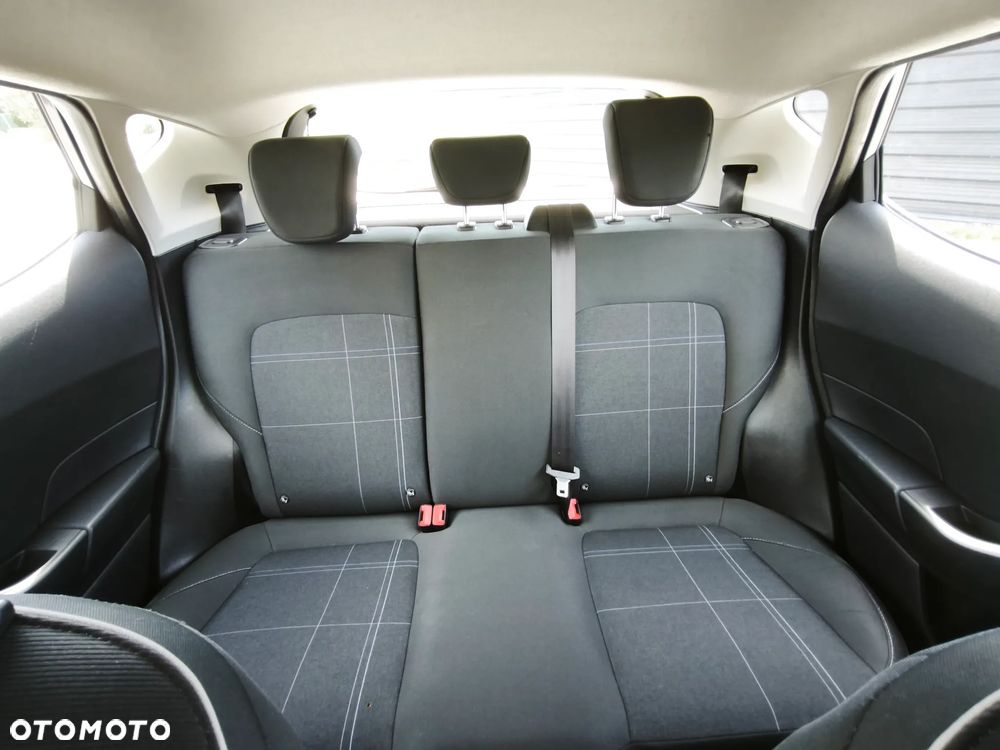 Ford Fiesta 1.1 Trend - 12