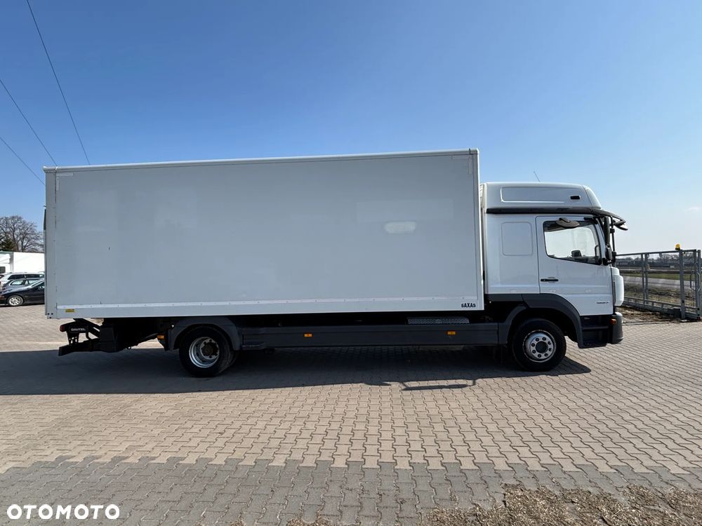 Mercedes-Benz ATEGO 1227 kontener z windą ,  kabina sypialna , webasto, klimatyzacja, niski przebieg , bezwypadkowy. (nie 1224, 1230) - 6