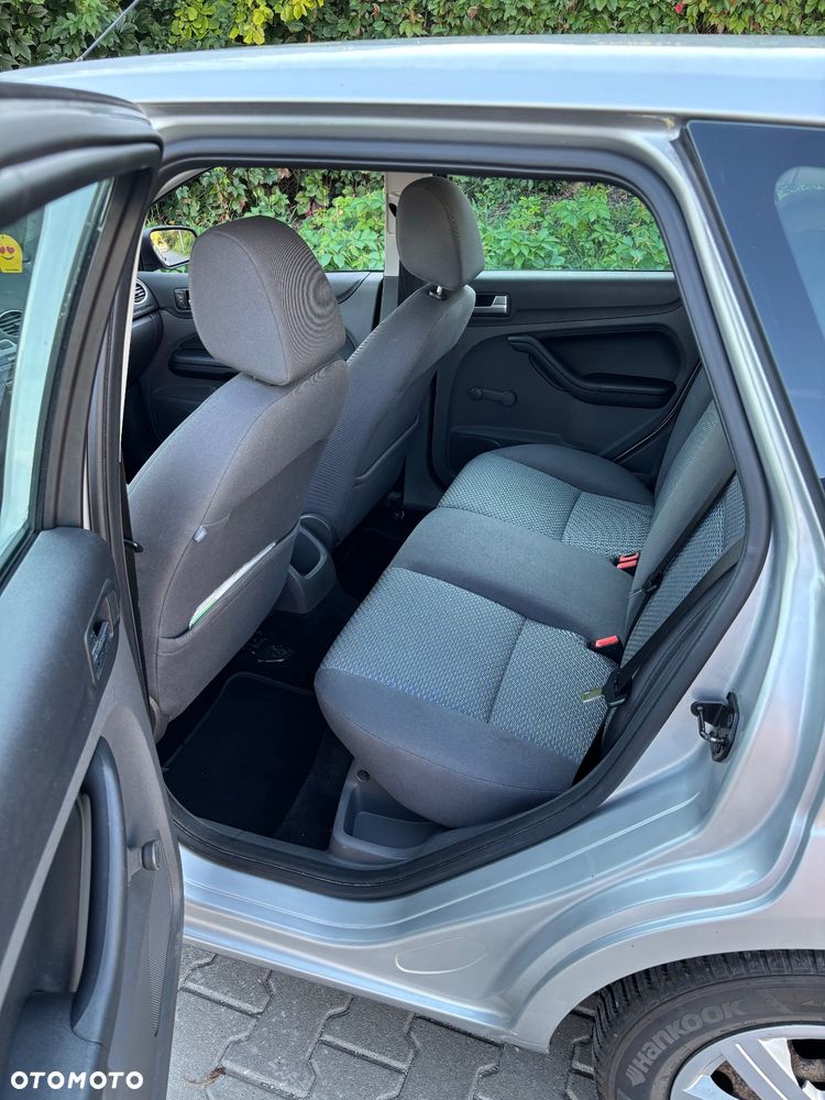 Ford Focus 1.6 16V Ambiente - 5