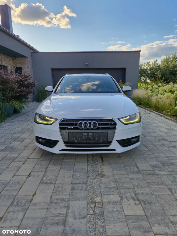 Audi A4 Avant 2.0 TDI DPF quattro S tronic S line Sportpaket - 4