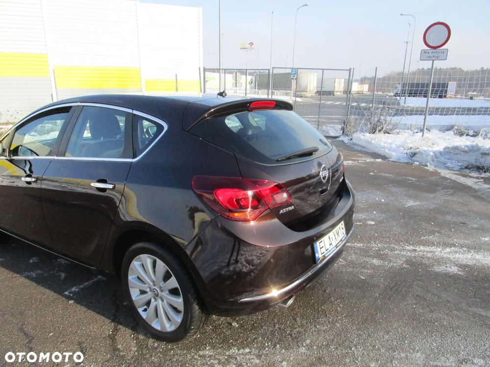 Opel Astra 1.4 T Cosmo - 14