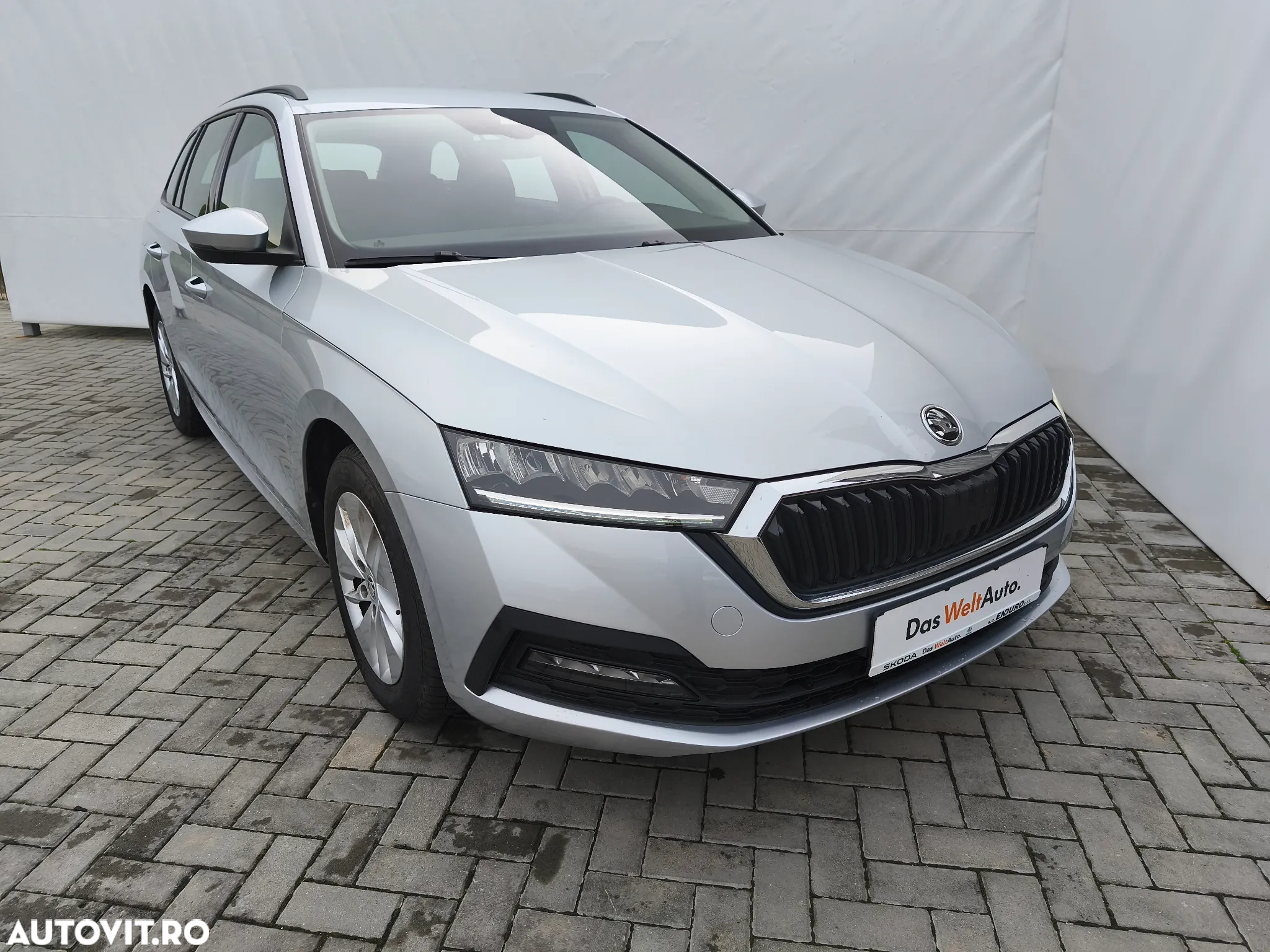 Skoda Octavia Combi 2.0 TDI DSG Exclusive - 8