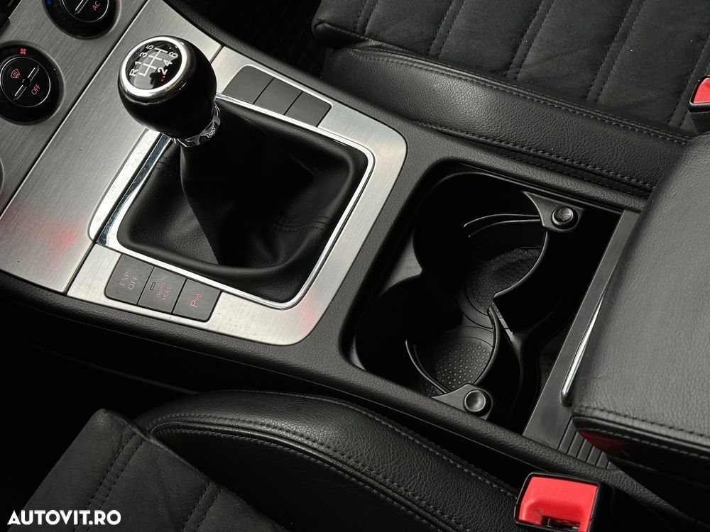 Volkswagen Passat 2.0 TDI Highline - 10