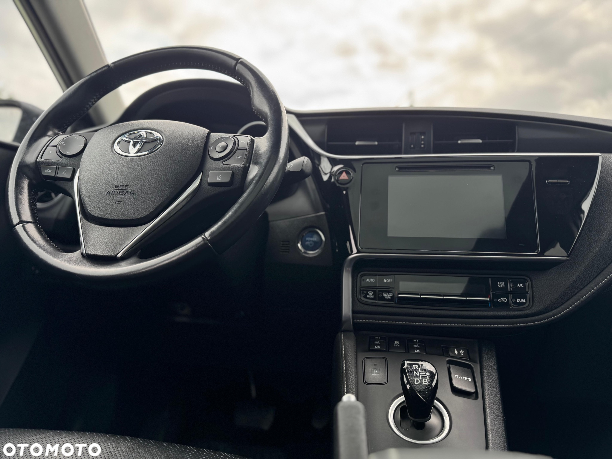 Toyota Auris Hybrid 135 Prestige - 23