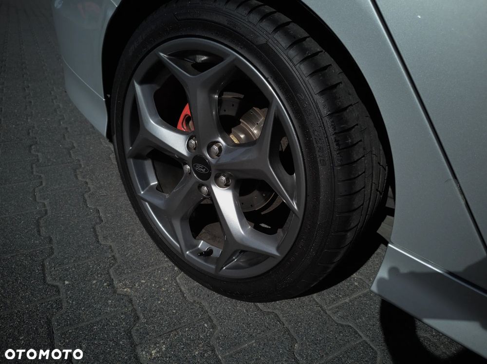 Ford Focus 2.0 TDCi ST - 12