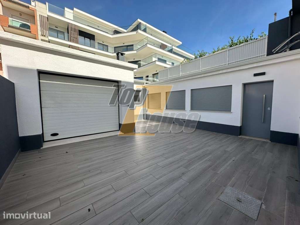 Moradia Geminada V4+1 com piscina - Santo António de Caparica - Pos... - Grande imagem: 4/41