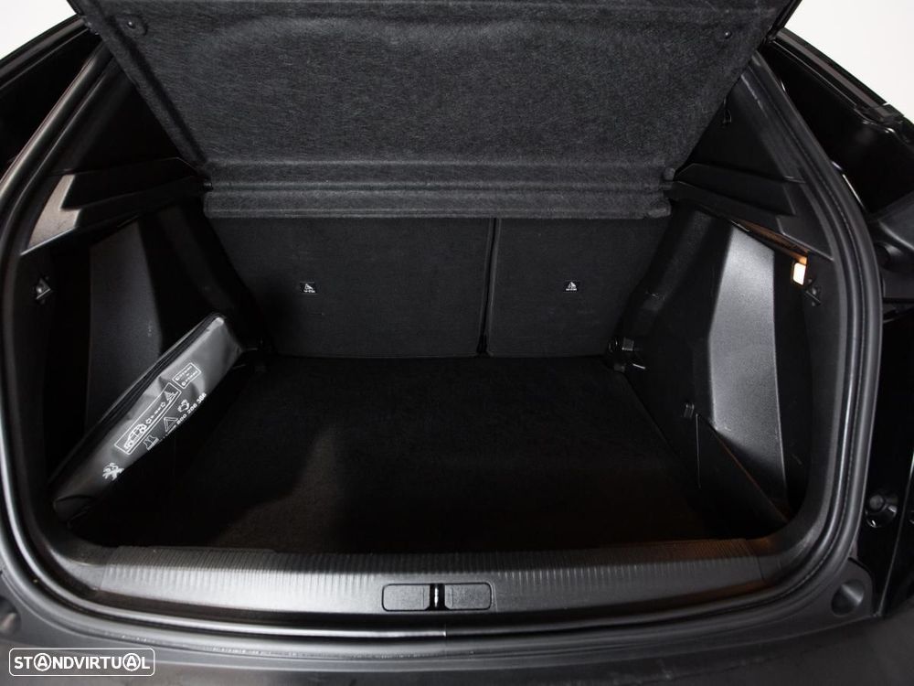 Peugeot 2008 1.2 PureTech Active Pack - 12