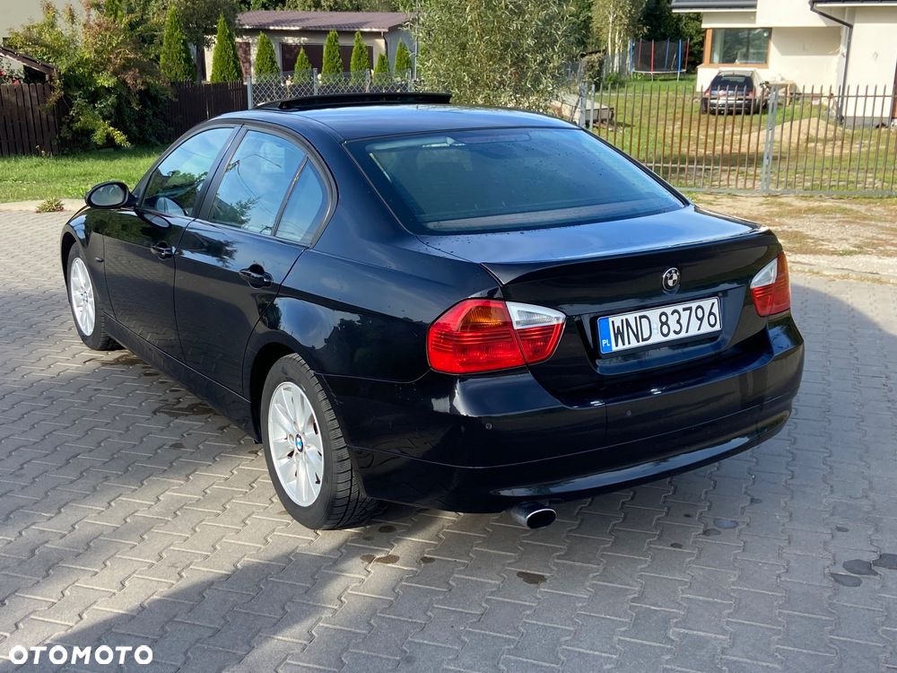 BMW Seria 3 320i - 4