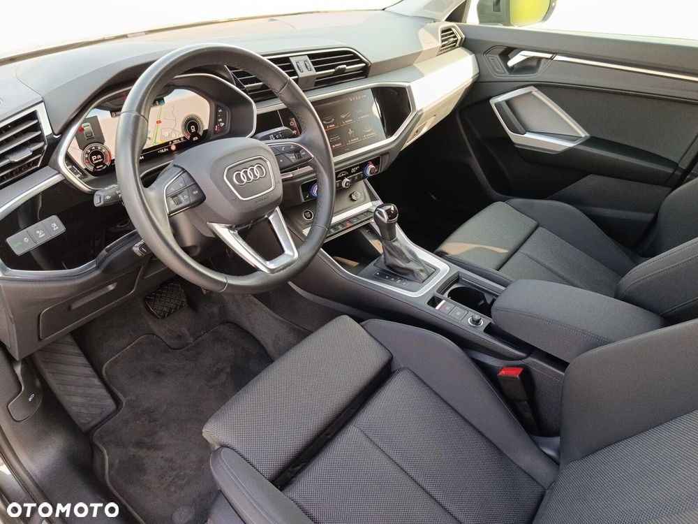 Audi Q3 Sportback - 15