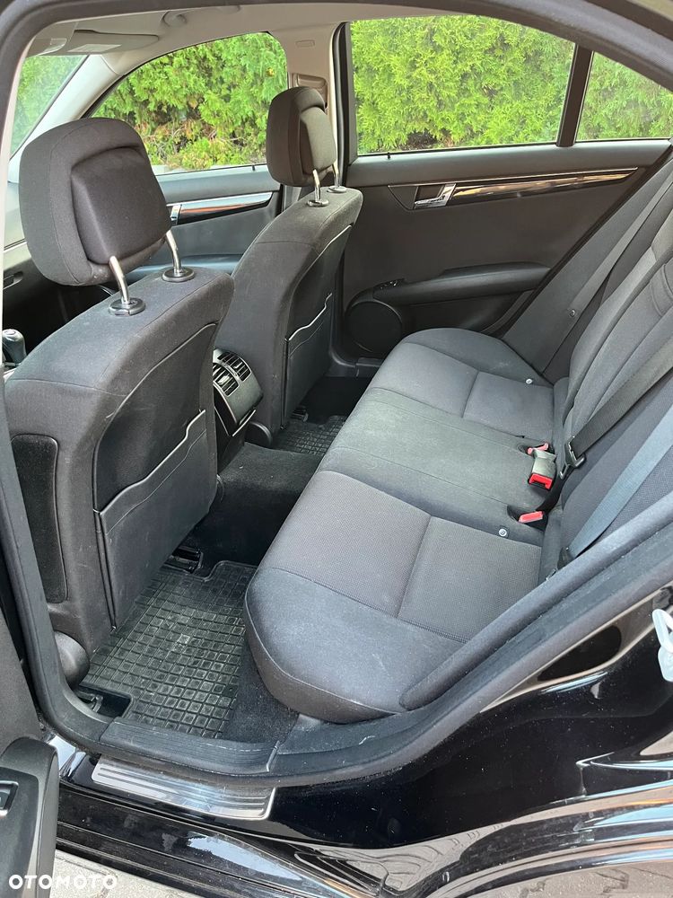 Mercedes-Benz Klasa C 180 CDI DPF (BlueEFFICIENCY) Elegance - 13