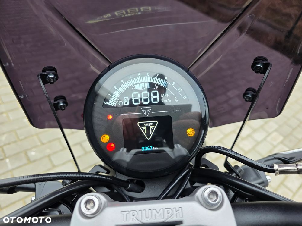 Triumph Trident - 16