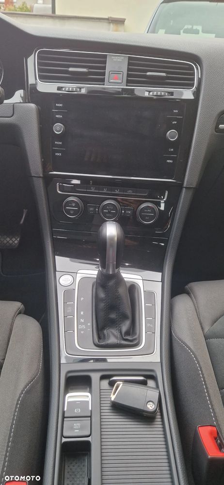 Volkswagen Golf 1.5 TSI BMT Evo Comfortline DSG - 26