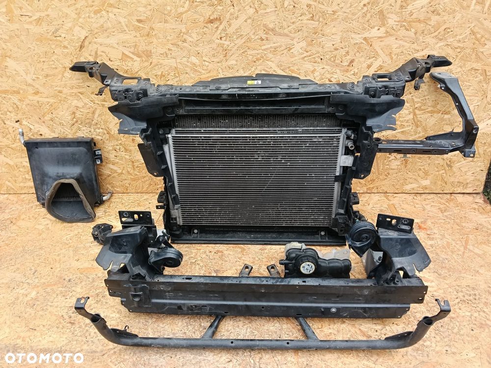 Komplet chłodnic pas przedni belka zderzaka Range Rover Velar L560 3.0d 2020 - 13