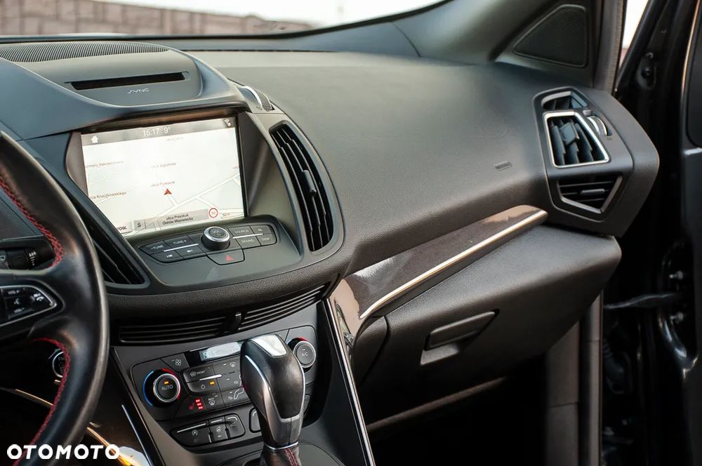 Ford Kuga 2.0 TDCi 4x4 ST-Line - 24