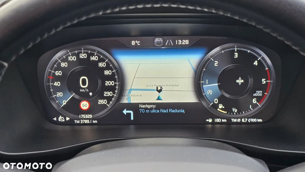 Volvo XC 40 D3 Momentum Core - 11