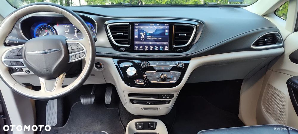 Chrysler Pacifica - 25