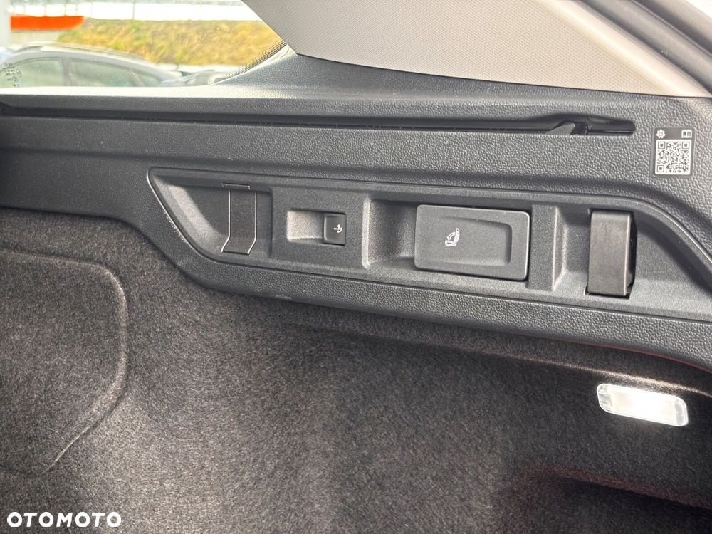 Volkswagen Passat Variant 2.0 TDI SCR DSG - 39