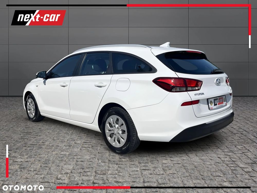 Hyundai i30 1.6 D Classic + - 4