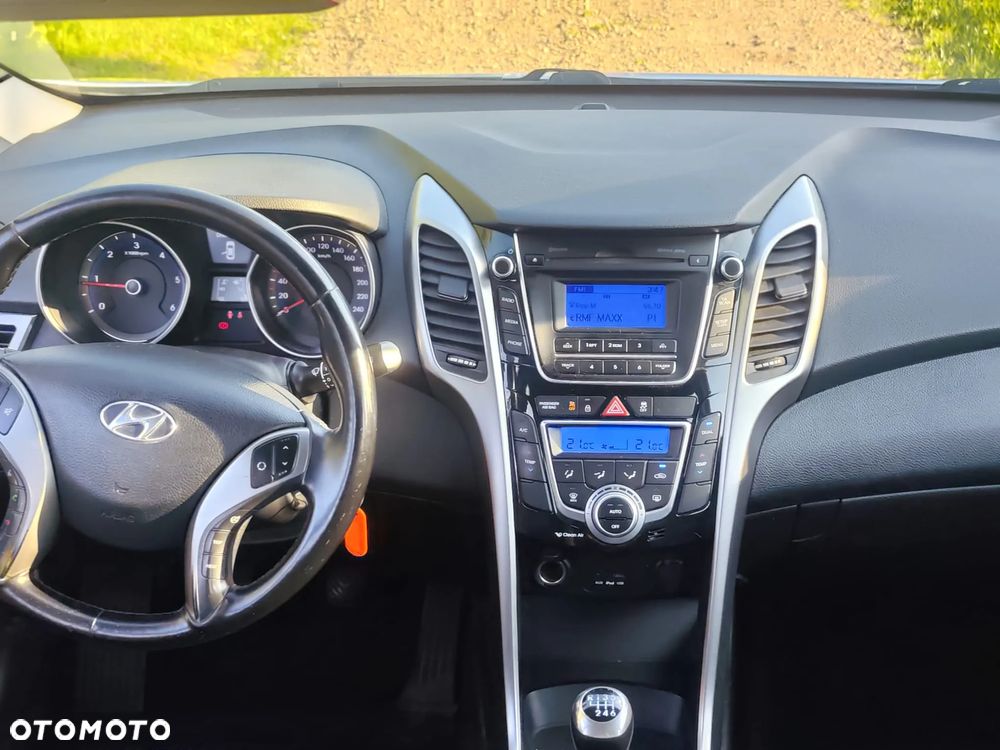 Hyundai i30 1.6 CRDi Comfort - 14