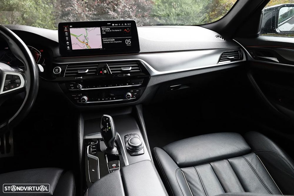 BMW 520 d Pack Desportivo M Auto - 15