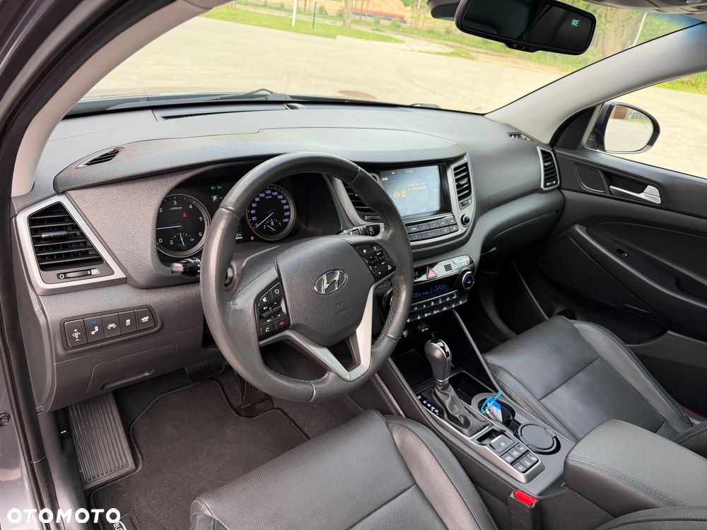 Hyundai Tucson 2.0 CRDI 4WD Automatik Premium - 24