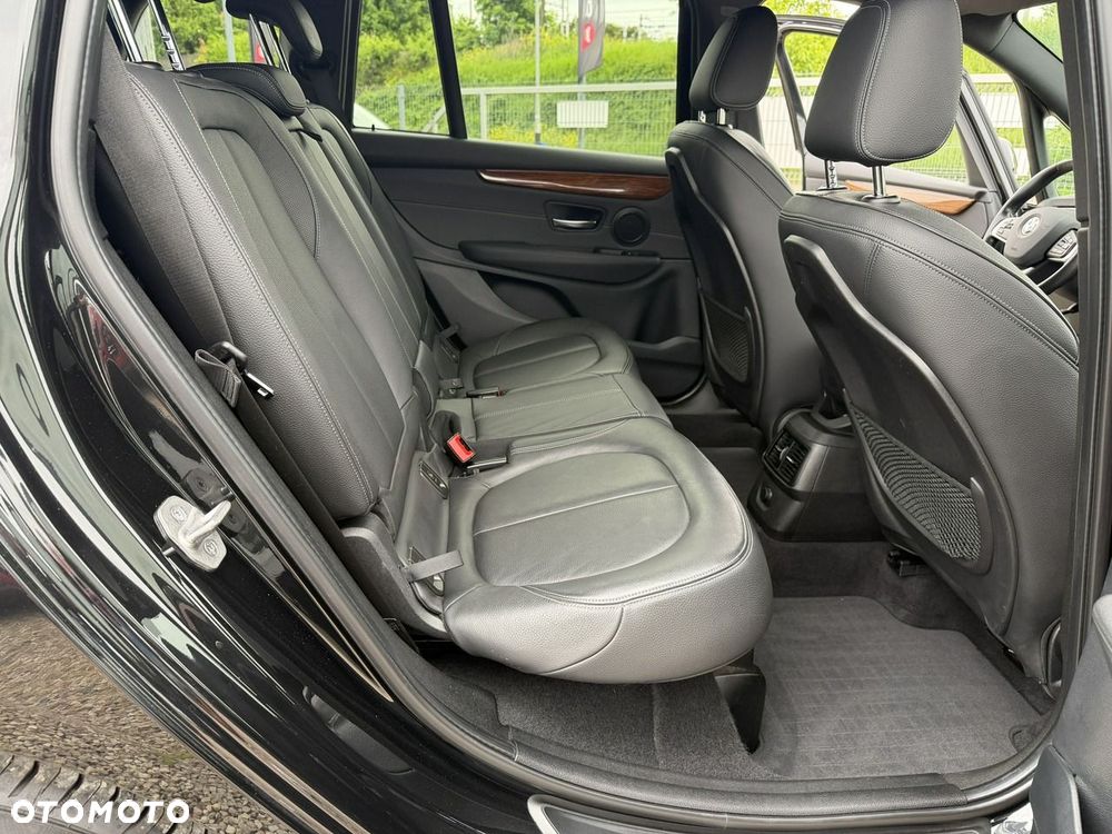 BMW Seria 2 220i Luxury Line - 9