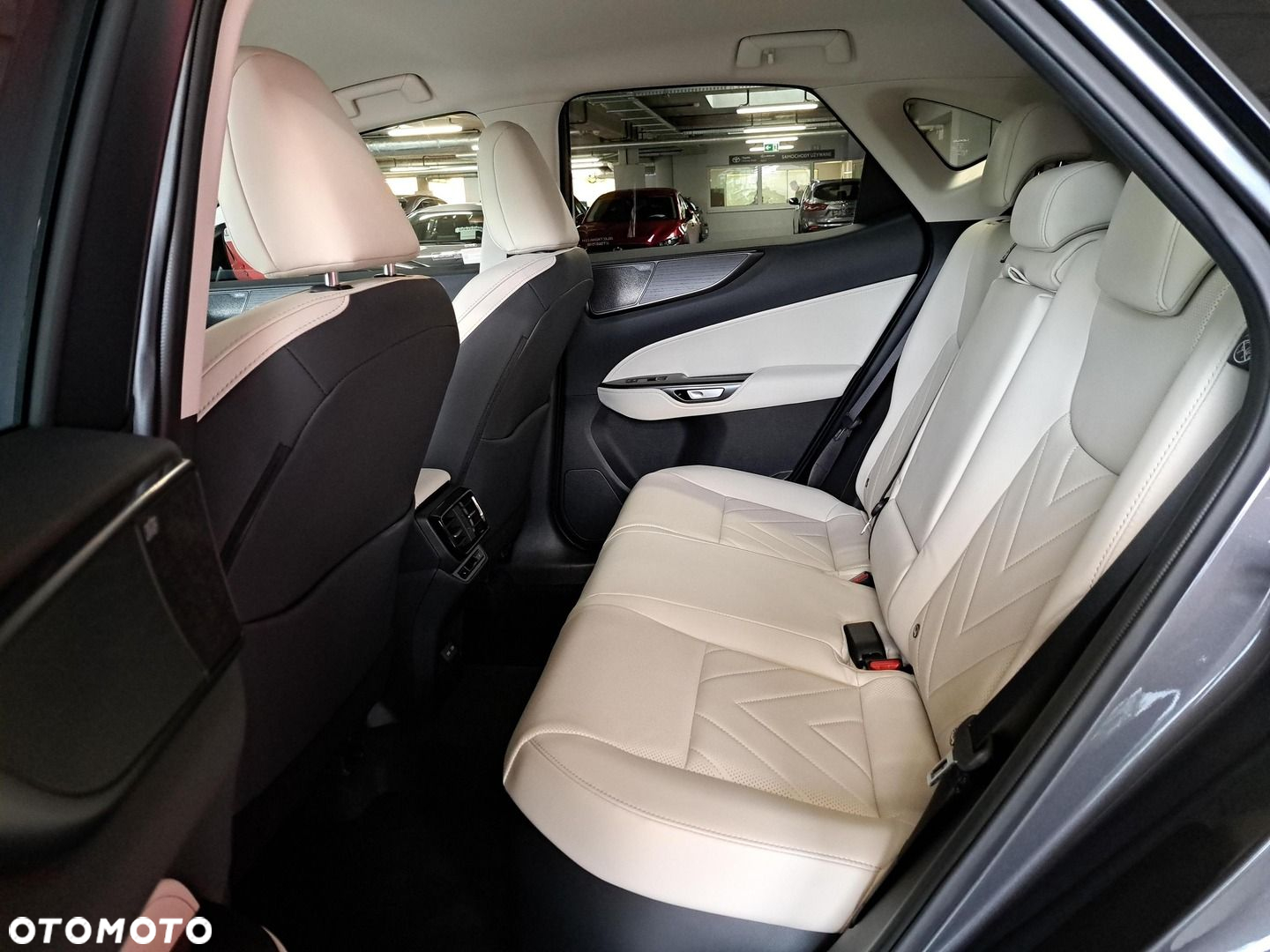 Lexus NX 350h Omotenashi AWD - 12