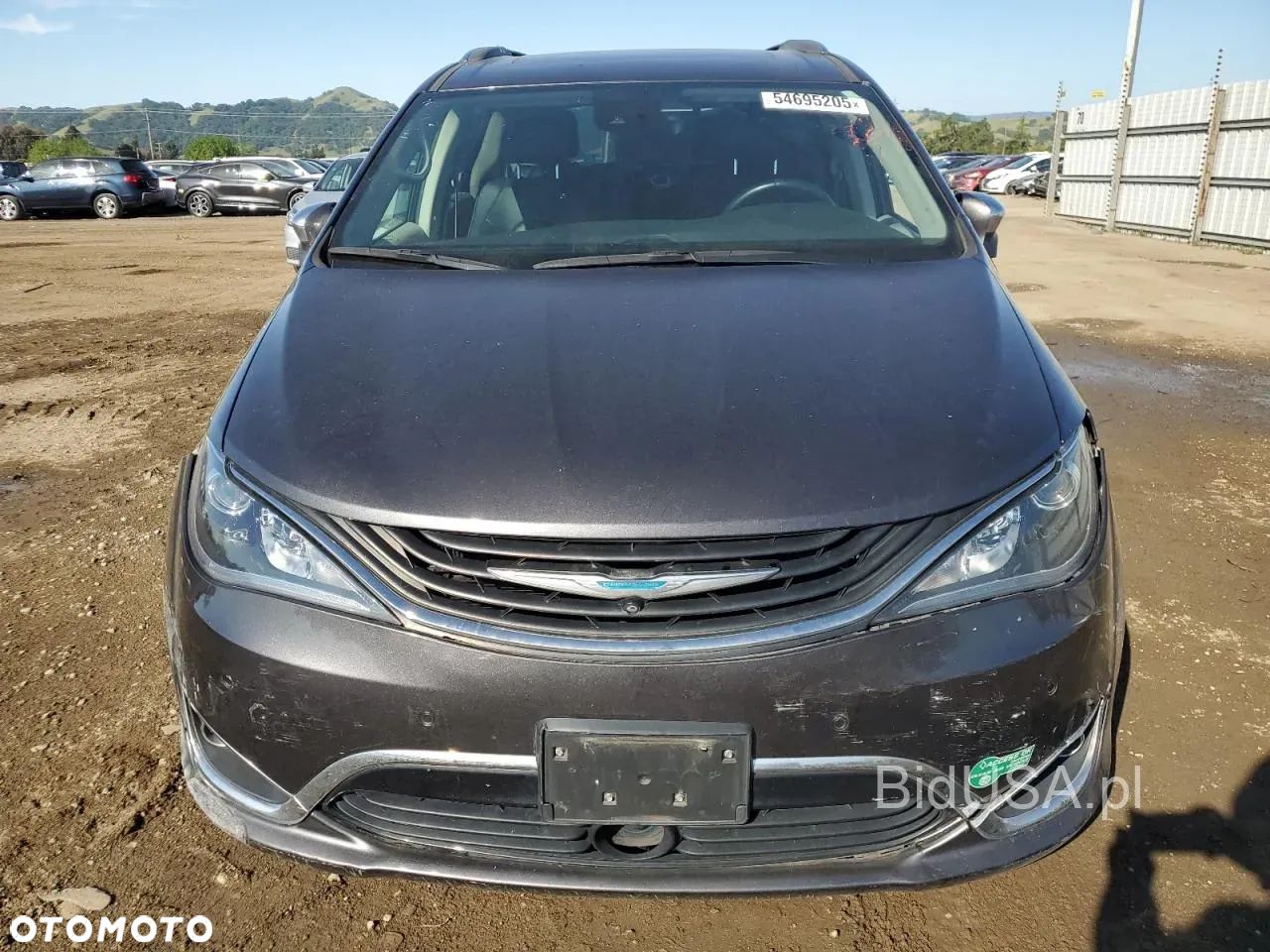 Chrysler Pacifica - 1