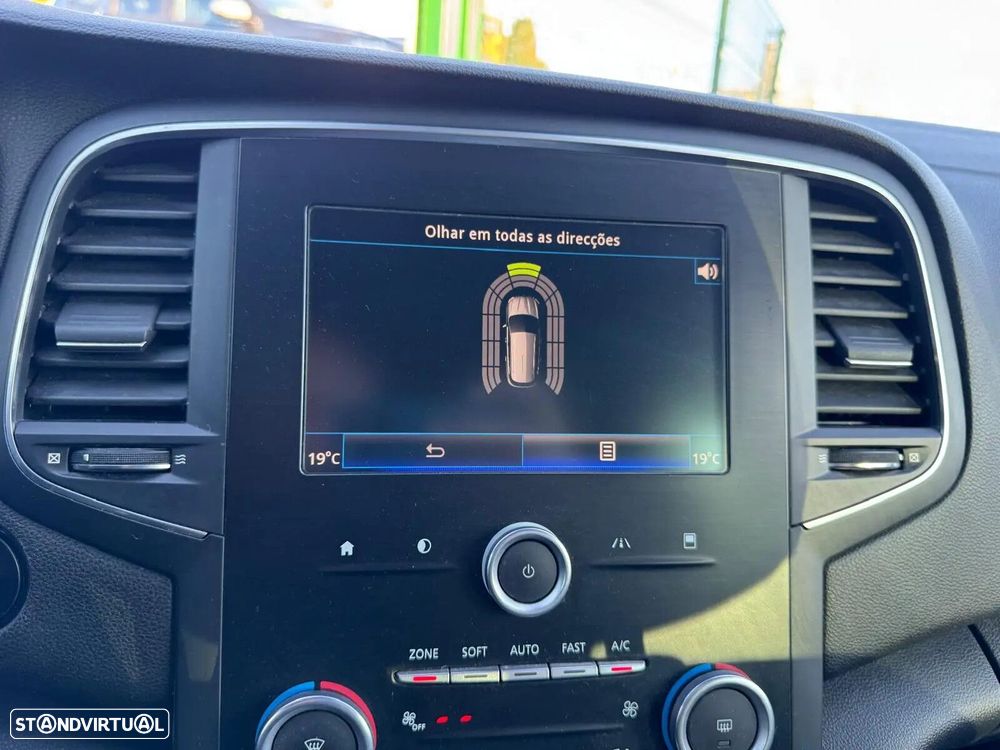 Renault Mégane Sport Tourer ENERGY TCe 130 BOSE EDITION - 42