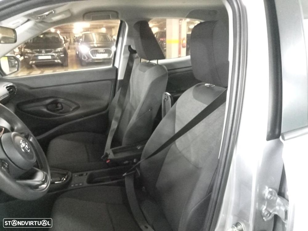 Toyota Yaris Cross 1.5 HDF Comfort - 8