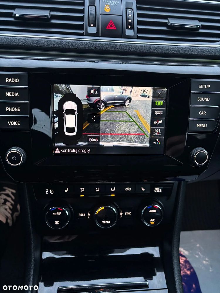 Skoda Superb 2.0 TDI DSG Premium Edition - 28
