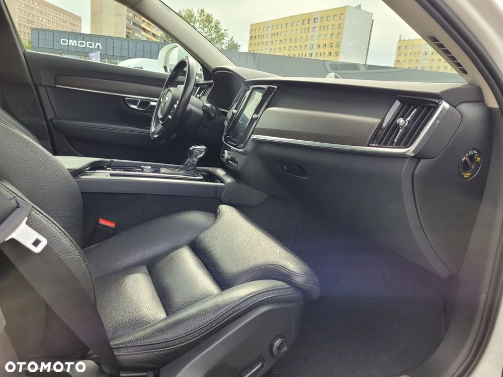 Volvo V90 Cross Country - 29