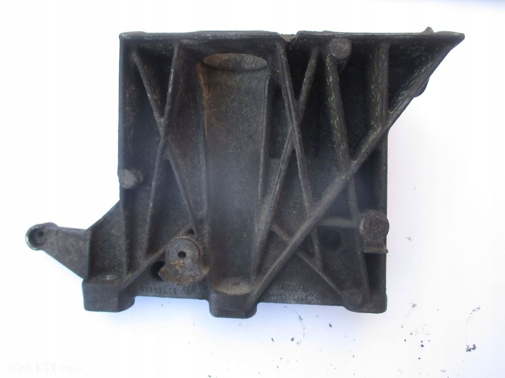 łapa mocowanie 8200798760 trafic vivaro 2.0 dci - 3