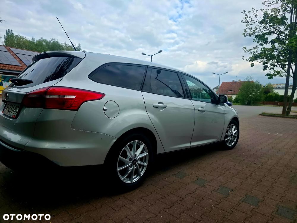 Ford Focus 1.6 Trend Sport - 5