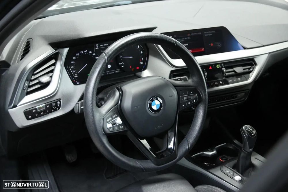 BMW 116 i Advantage — fotografia 3