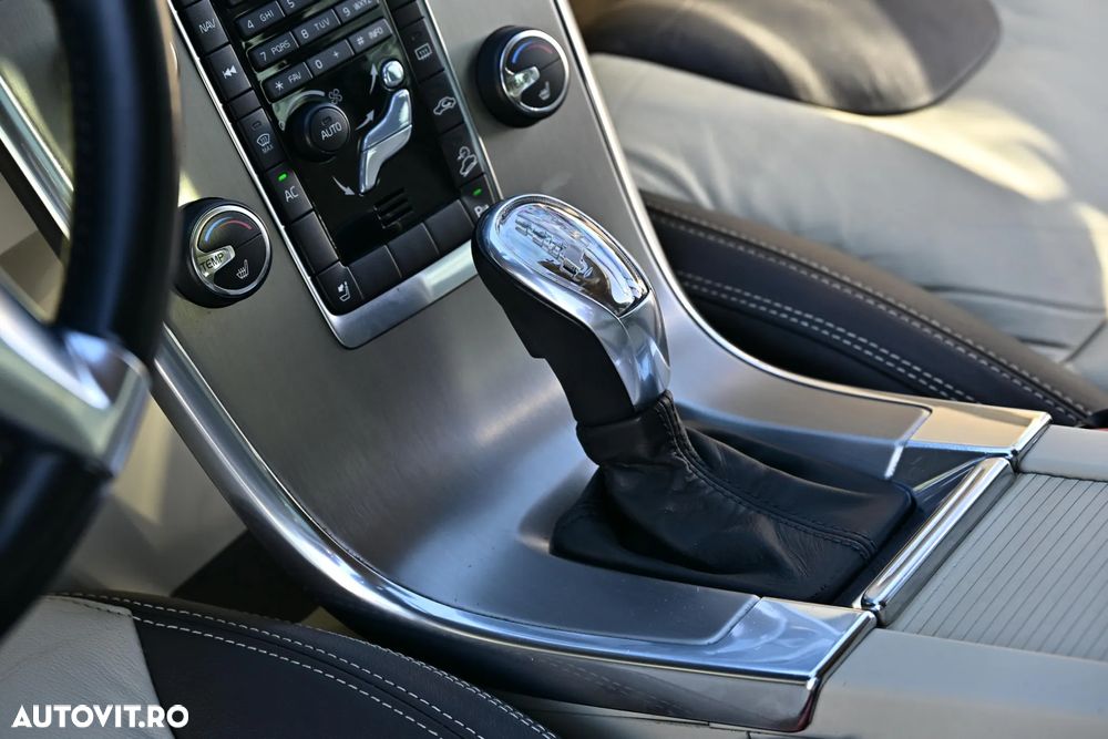 Volvo XC 60 D5 AWD Aut. Summum - 20