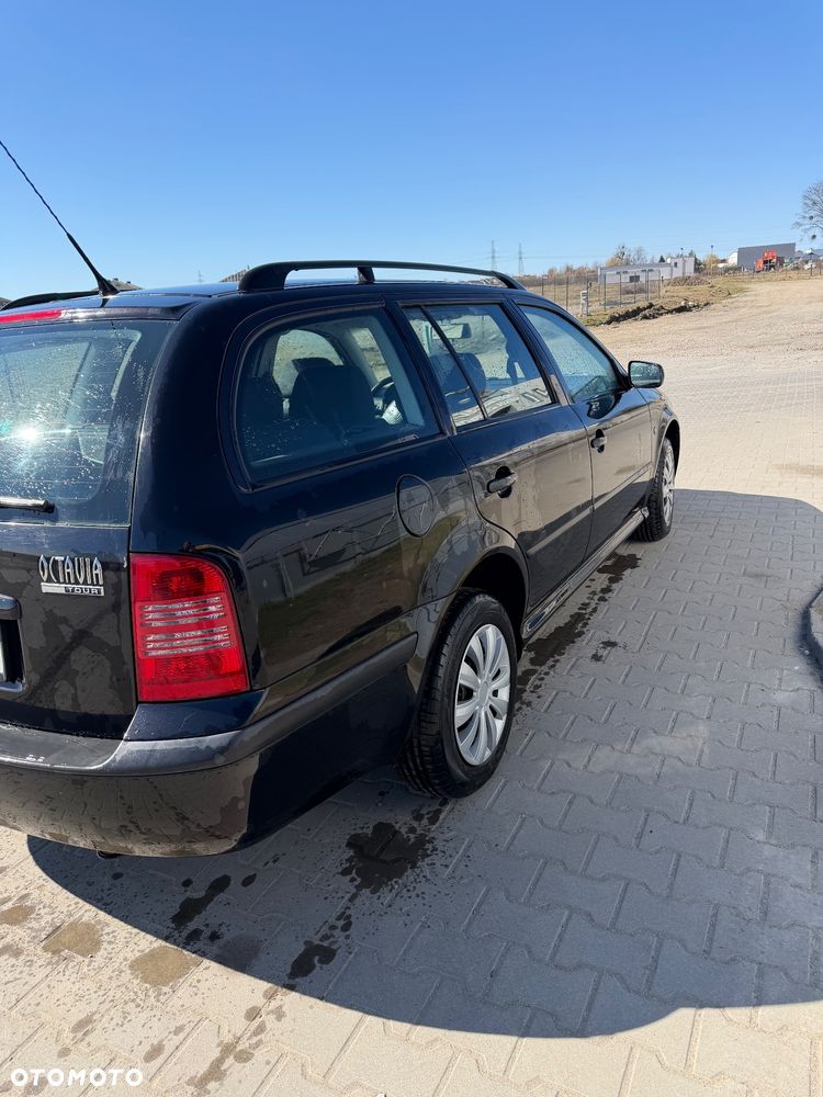 Skoda Octavia 1.6 Tour - 8