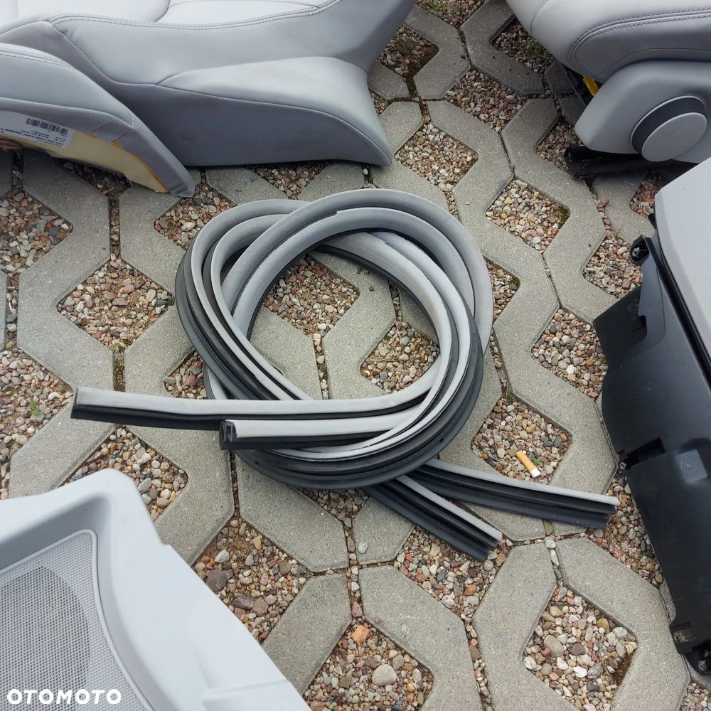 WNETRZE KOMPLETNE FOTELE KANAPA MERCEDES E W207 COUPE ORYGINAL DEMONTAZ BOCZKI DYWANY OSLONY PODLOKIETNIK - 19