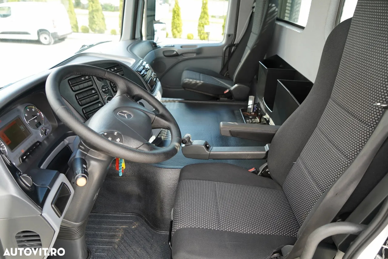 Mercedes-Benz ACTROS 2636 / 6x4 / CAROSERIE DE LIVRARE 6.5 M + HIAB HDS / PODEA REZISTENTĂ / RADIOCOMANDĂ / ROTATOARE / IMPORTAT - 26