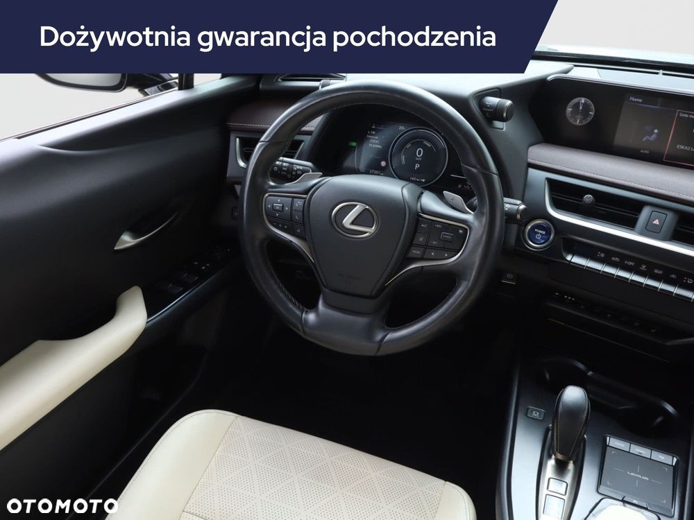 Lexus UX - 9