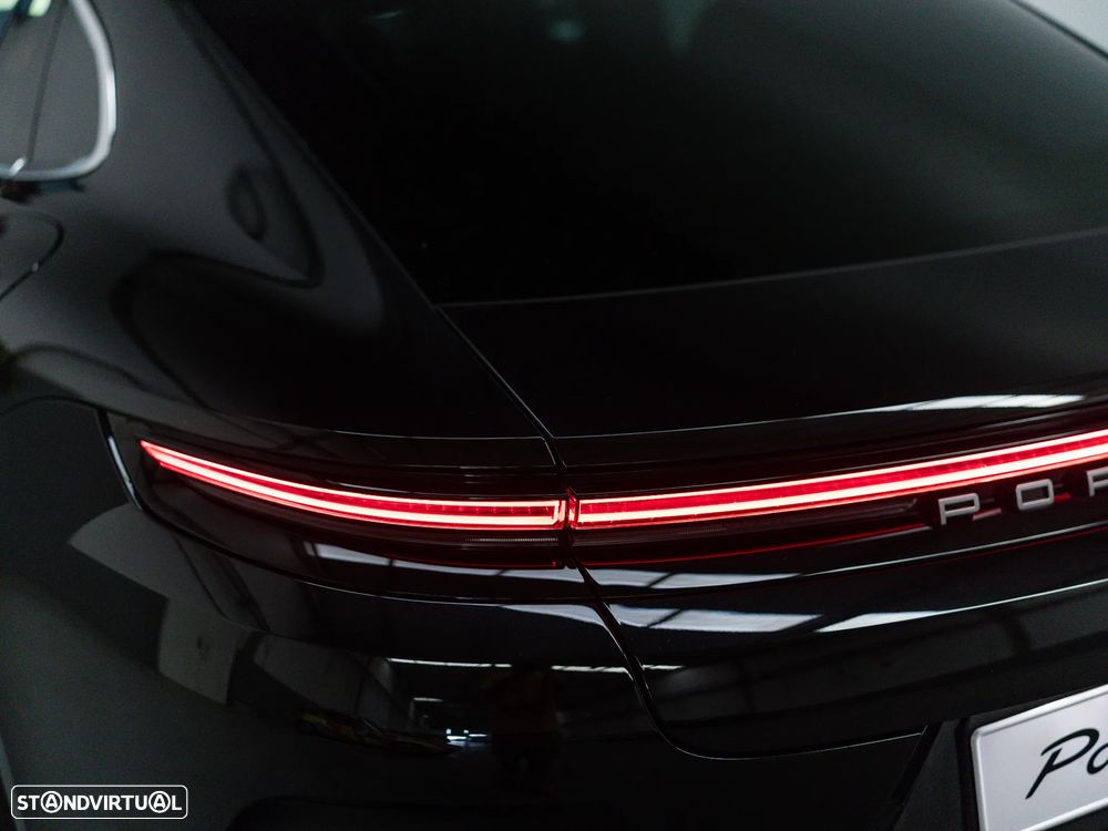 Porsche Panamera 4 E-Hybrid - 34