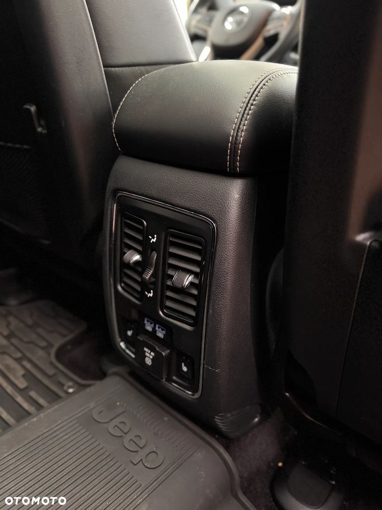 Jeep Grand Cherokee 5.7 V8 HEMI 4WD Automatik S - 27