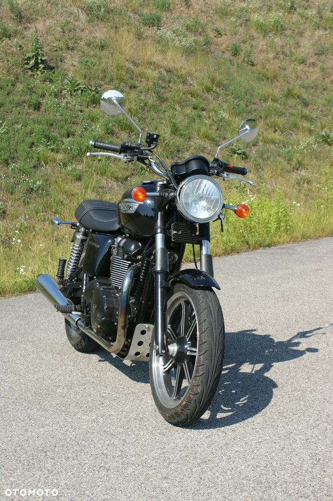 Triumph Bonneville - 3